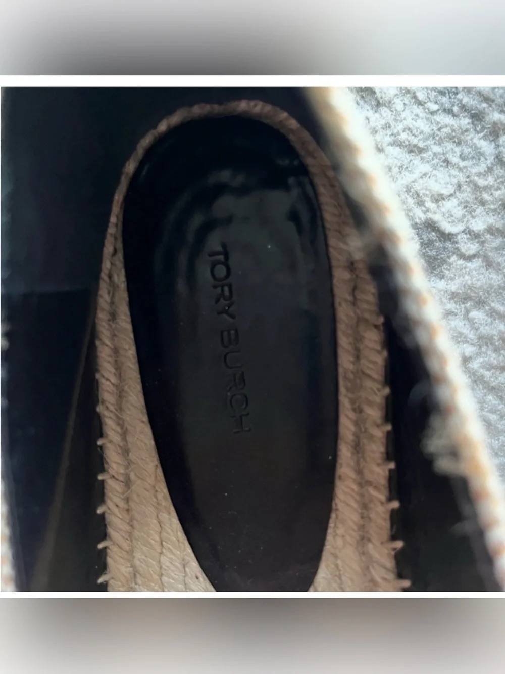 Tory Burch Elegant espadrilles with a black logo accent